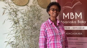 auteure-editrice-lalao-elina-razanadriaka-defend-la-lecture-a-madagascar-63b6ac3855187279577700